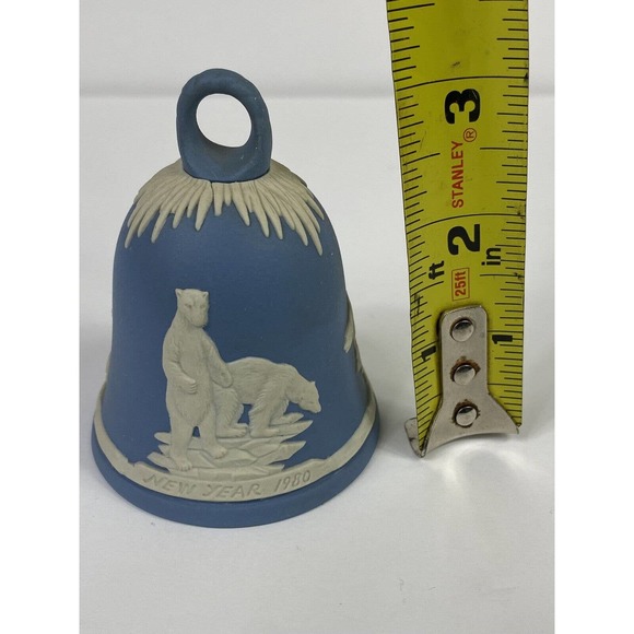 Wedgwood Jasper porcelain vintage bell decor bear new year 1980 - Picture 5 of 5